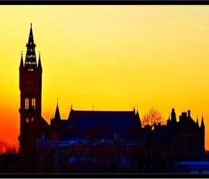 Glasgow University At Sunset Eco-Metal Pin Badge (4cm by 3cm)