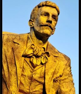 Charles Rennie Mackintosh Eco-Metal Pin Badge (4cm by 3cm)